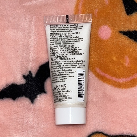 Origins Frothy Face Wash (15ml) AND Milky Oil Cleanser + Makeup Melter (15ml) - Picture 2 of 4